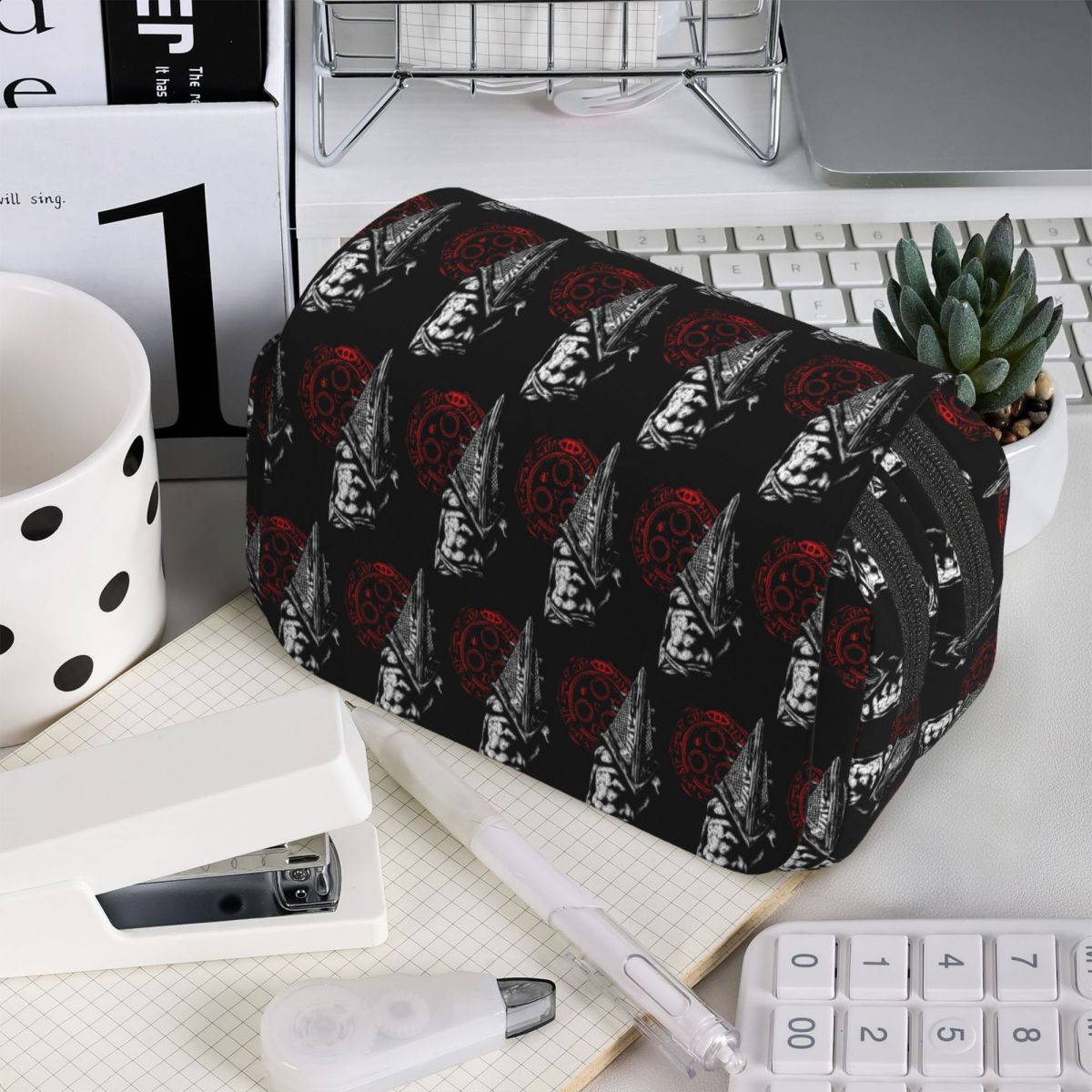 Chain Link And Fog Silent Hill – Stationery And Office Supply Chain Bewertung und Preis